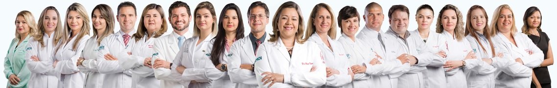 Equipe docente e alunos do CEMOI durante módulo da Especialização em Odontologia Hospitalar